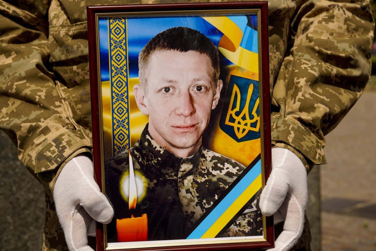 В Ужгороді попрощалися із полеглим військовим Артуром Каташинським (ФОТО)