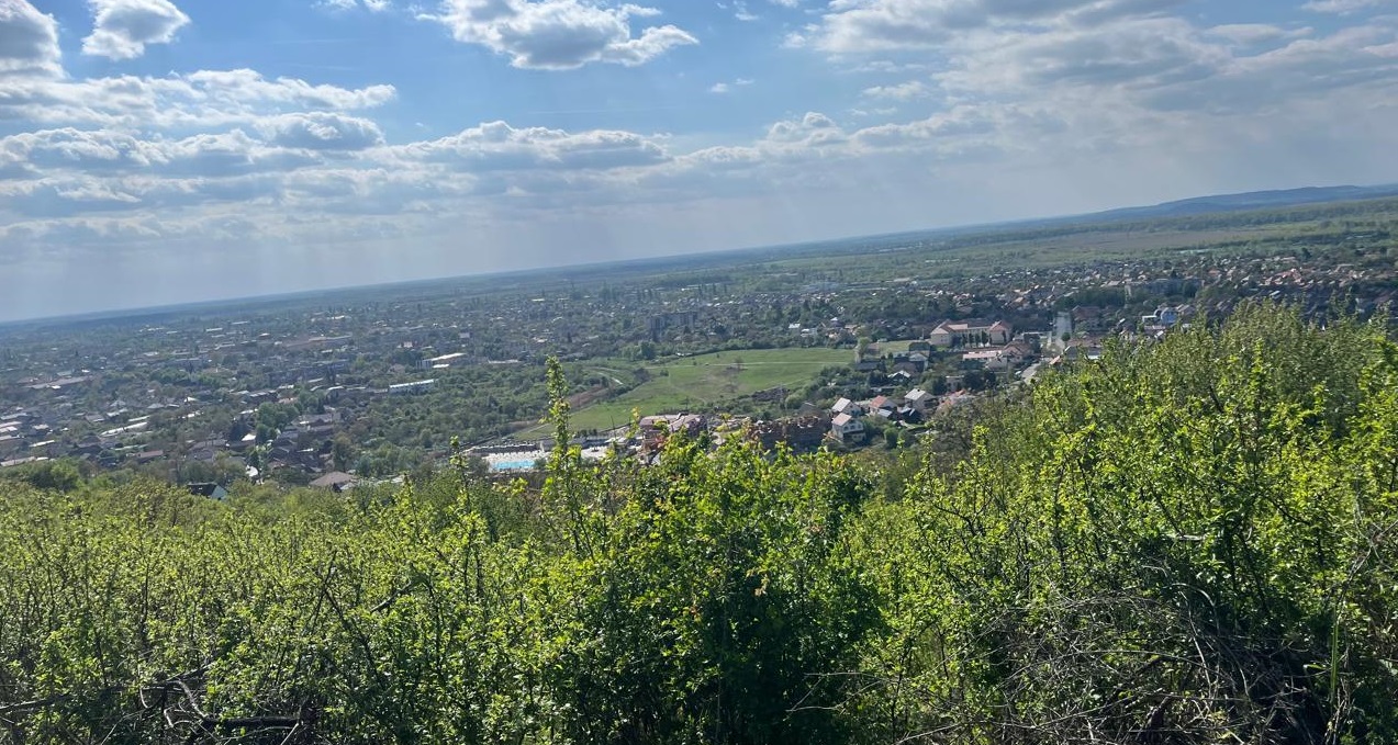 На Берегівщині рятували травмовану туристку біля гірського озера